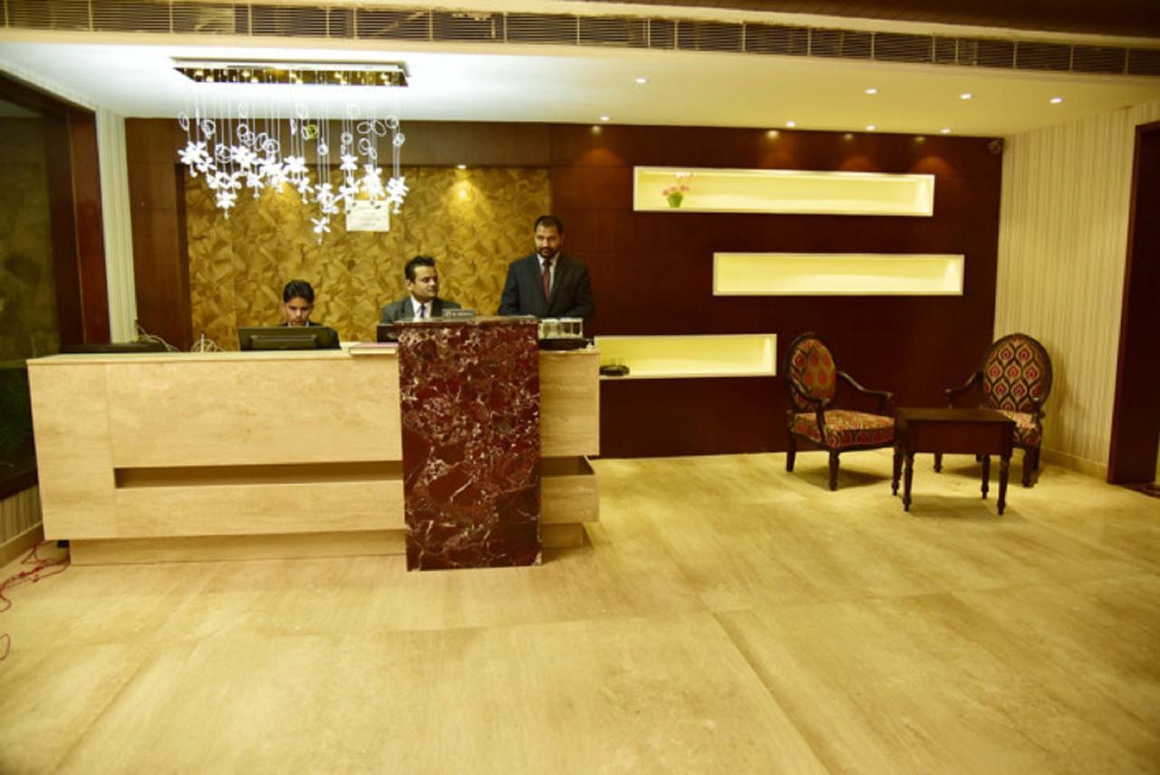 Season Hotel Найнитал Экстерьер фото