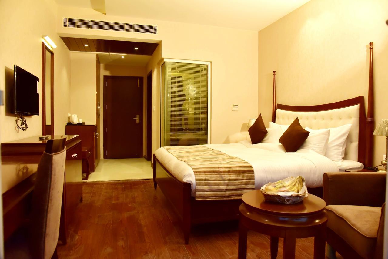 Season Hotel Найнитал Экстерьер фото