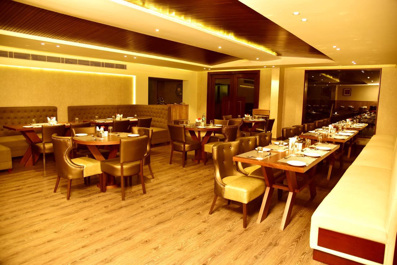Season Hotel Найнитал Экстерьер фото