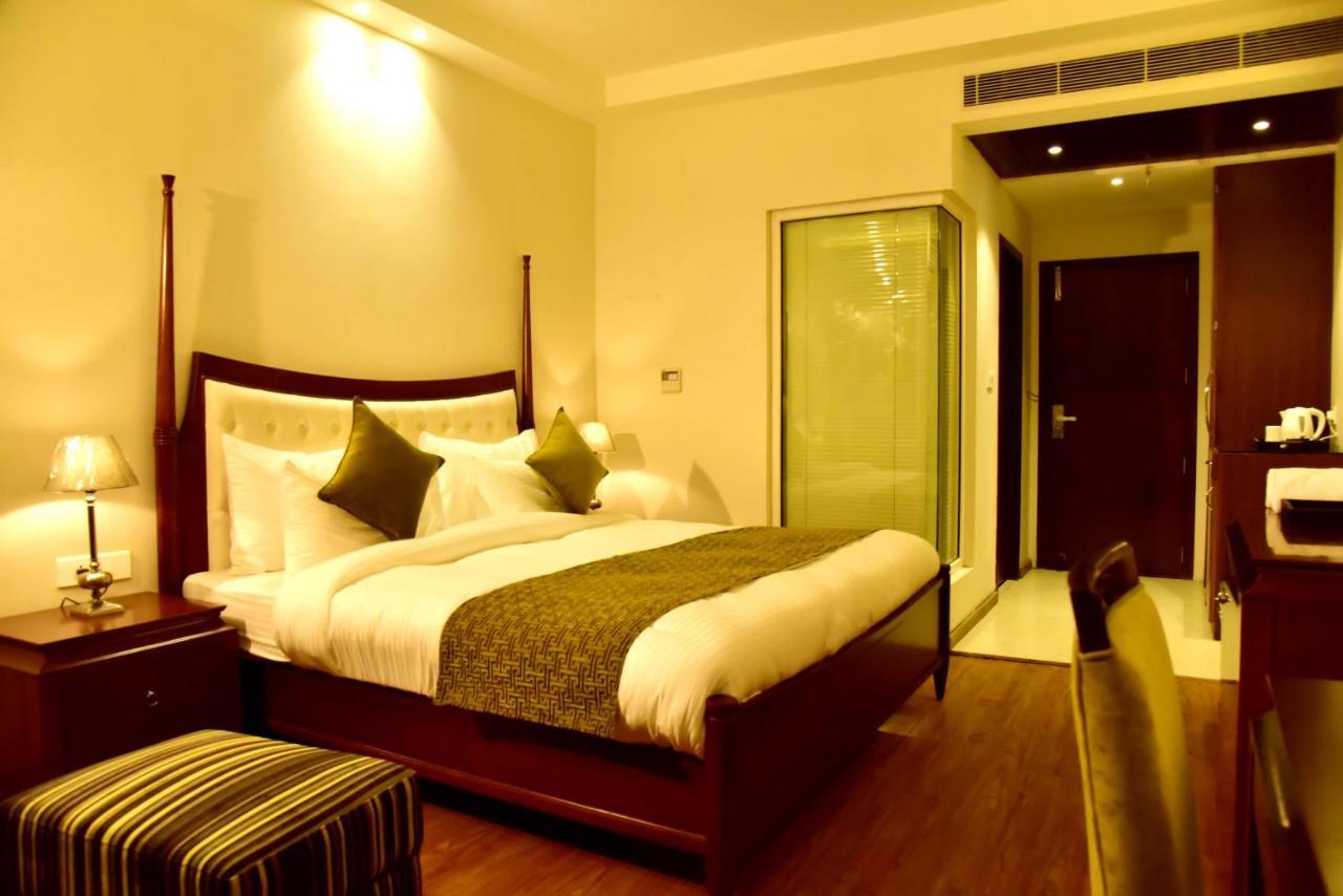 Season Hotel Найнитал Экстерьер фото