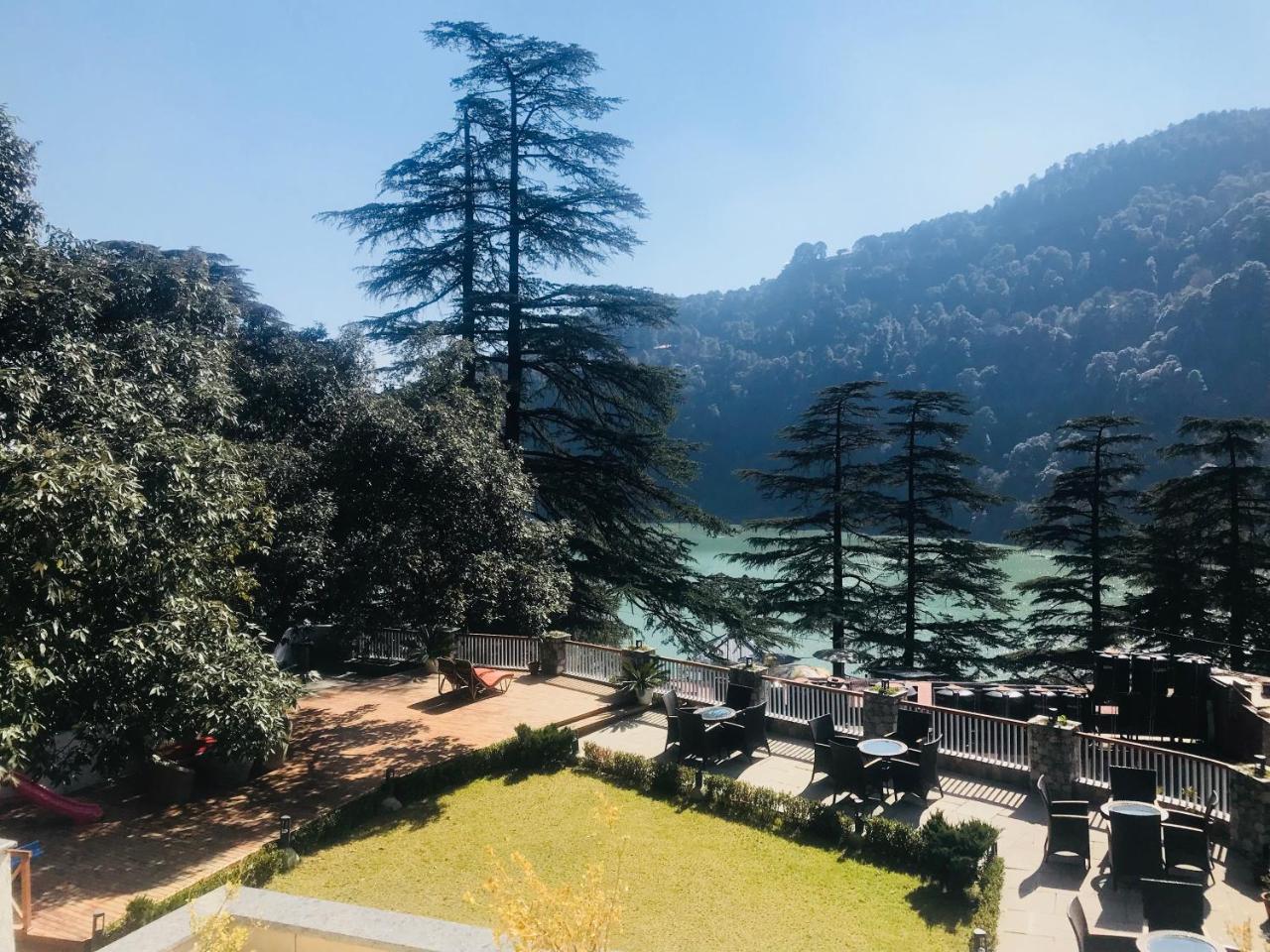 Season Hotel Найнитал Экстерьер фото