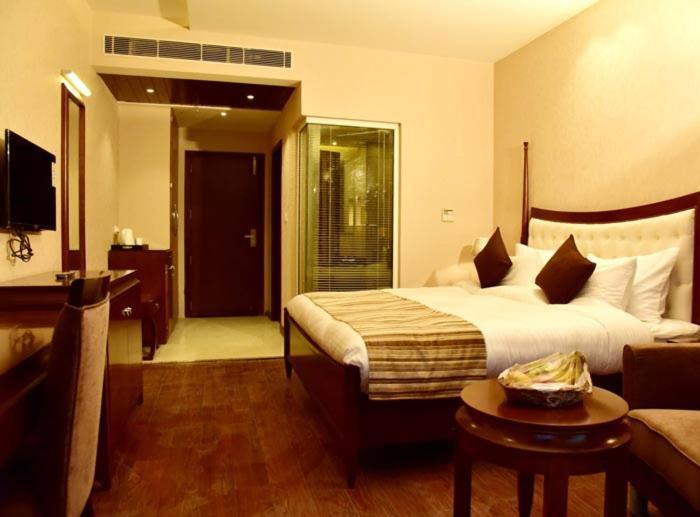 Season Hotel Найнитал Экстерьер фото